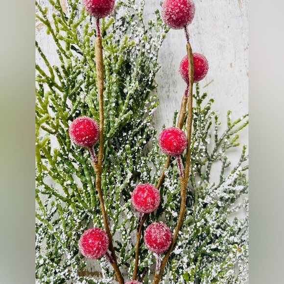 *Snowy Cypress & Sugar Berry Spray - Picture 8 of 11